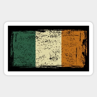 Irish Flag Distressed Design Magnet